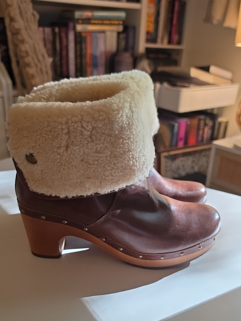 UGG Womens 7 Brown Leather Shearling-Trim Booties